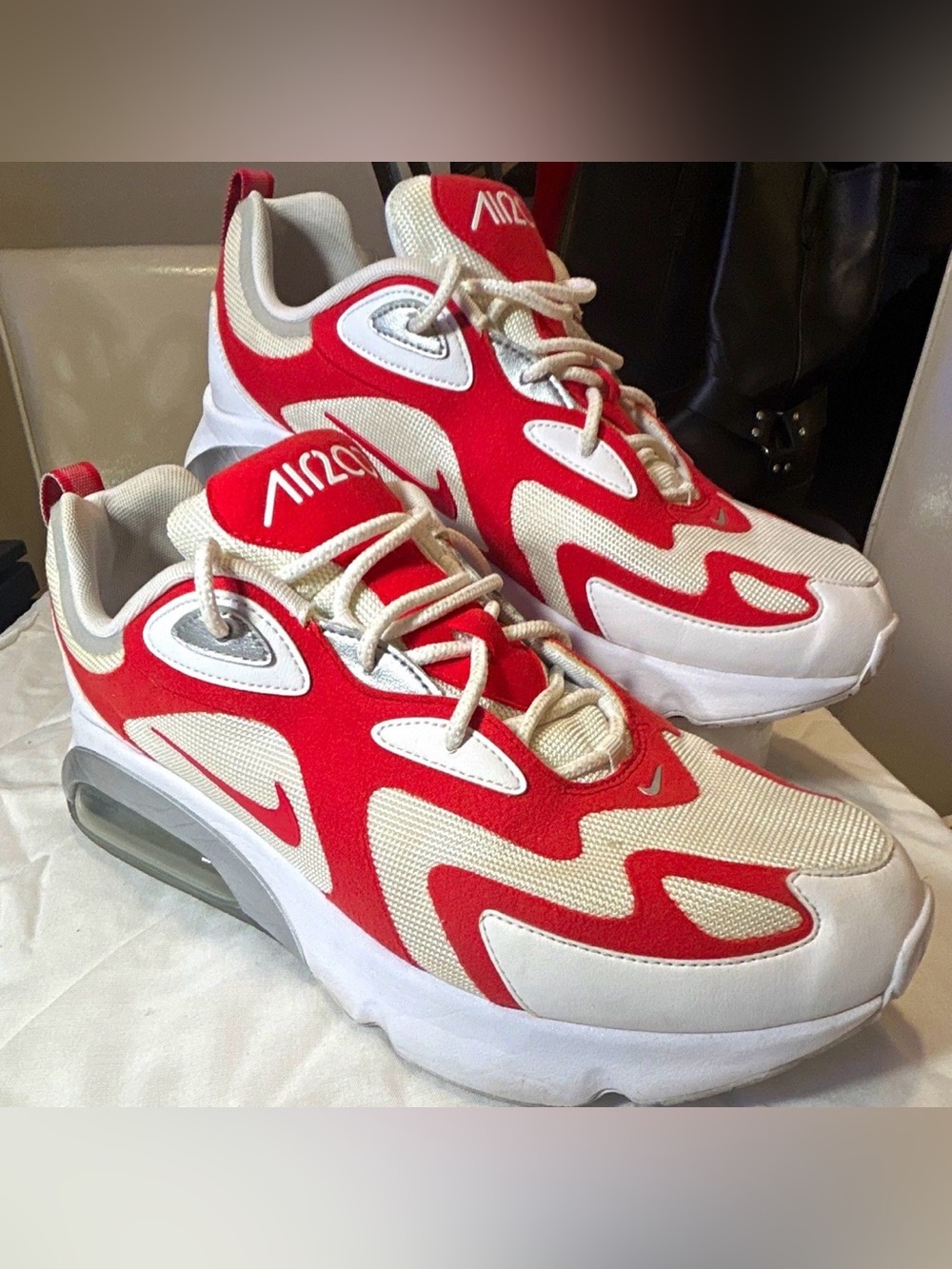 Nike Air Max 200 "University
Red" White/Red Low Top Lace
Up Sneaker AQ2568-100